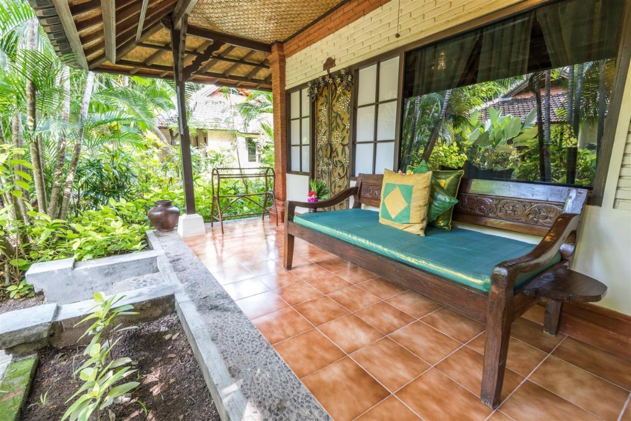 Sari & Pemuteran (Bali)